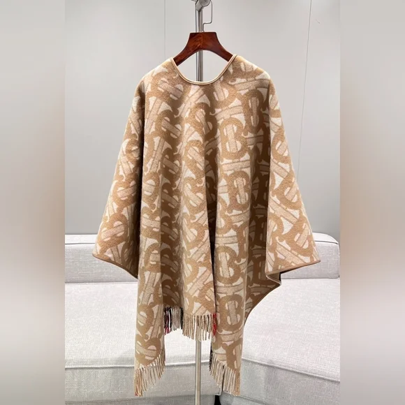 Burberry Reversible cashmere Cape - Picture 3 of 7